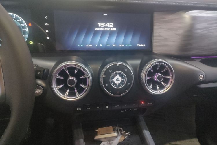 坦克300 2024款 2.0T 挑战者中控内饰16