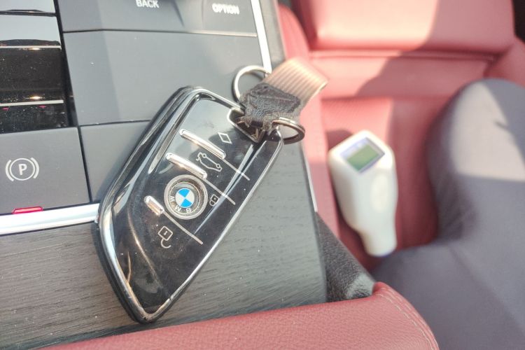 宝马3系 2023款 325i M运动套装中控内饰7001