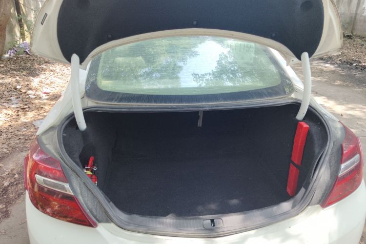 别克 君威 2014款 2.0L 领先时尚型中控内饰23