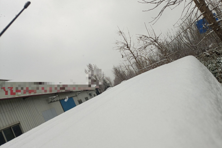 江铃福顺 2022款 2.0T 手动多功能乘用车中轴中高顶6-7座局部细节57