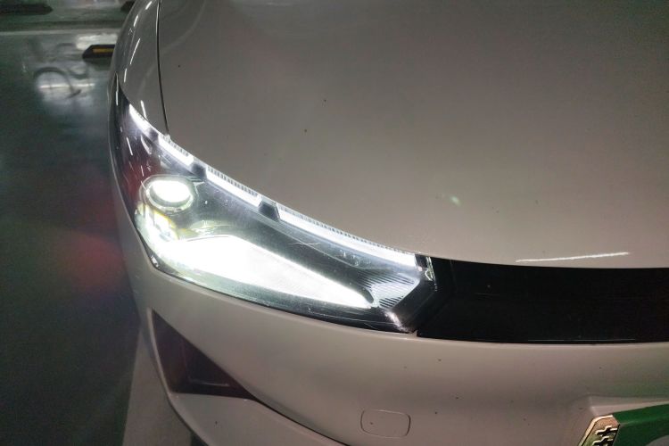 小鹏P5 2021款 460G+车身外观8