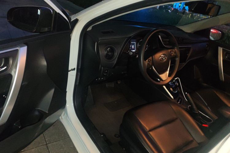 丰田 雷凌双擎E+ 2019款 1.8PH GS E-CVT精英版中控内饰20