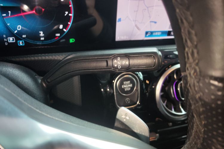 奔驰A级 2021款 A 200 L 运动轿车时尚型局部细节18