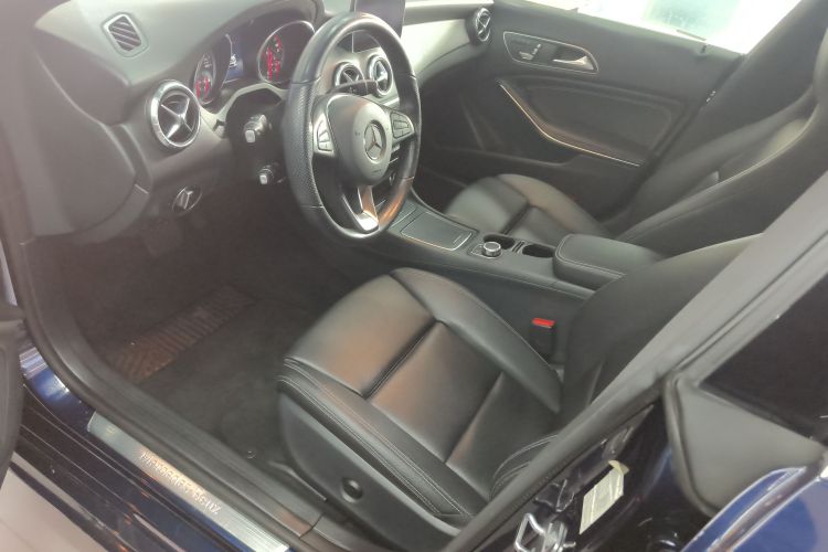 奔驰CLA 2019款 CLA 200 时尚型局部细节19