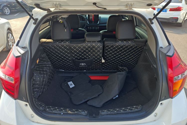 丰田 YARiS L 致炫 2021款 1.5L CVT领先版机舱底盘23