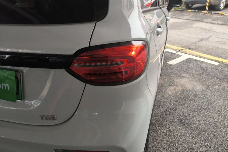 零跑汽车 零跑T03 2025款 310舒享版车身外观9