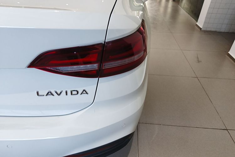 大众 朗逸 2023款 改款 1.5L 自动得逸版车身外观9