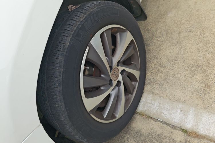 比亚迪 宋 2016款 2.0TID 自动尊贵型车身外观6007