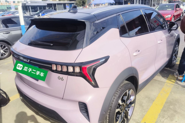 领克06 2023款 Remix 1.5T Shero车身外观7