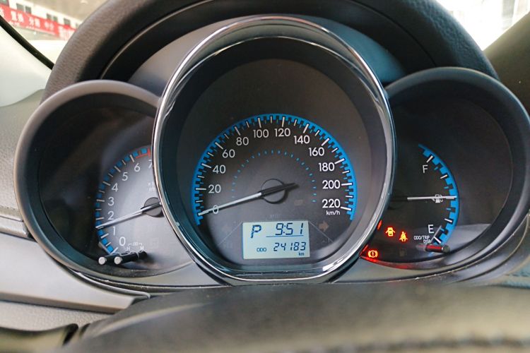 丰田 威驰 2019款 1.5L CVT创行版中控内饰14