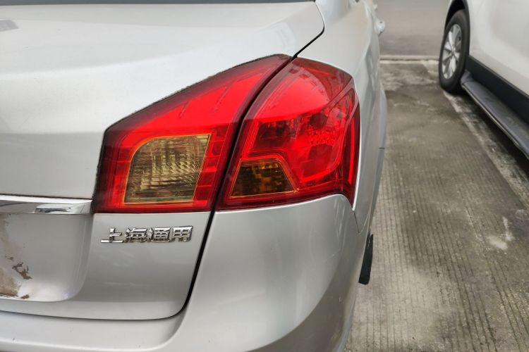 别克 凯越 2013款 1.5L 自动经典型车身外观9