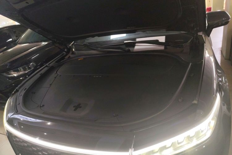 理想汽车 理想ONE 2021款 增程6座版机舱底盘24