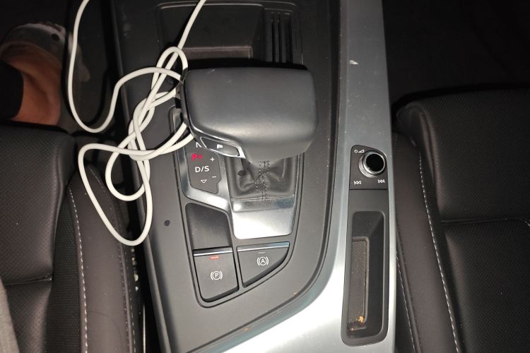 奥迪A4L 2022款 40 TFSI 时尚动感型局部细节18