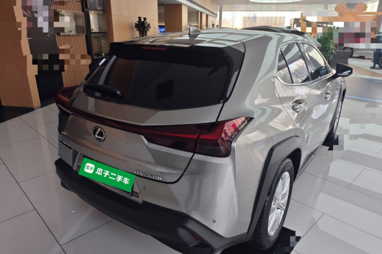雷克萨斯UX 2022款 260h 探·趣版车身外观6005