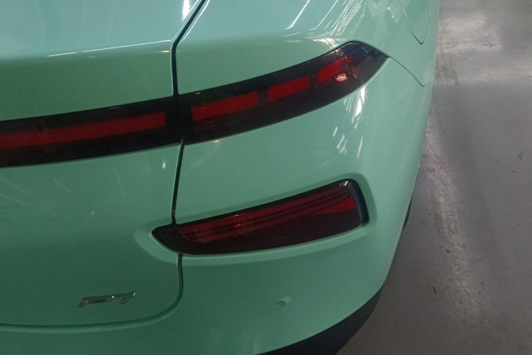 小鹏P7 2020款 586N车身外观9