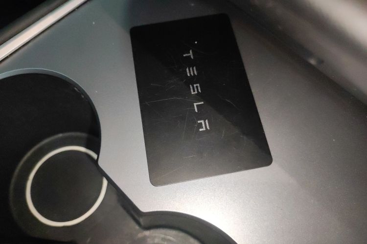 特斯拉 Model Y 2021款 标准续航后驱版中控内饰11