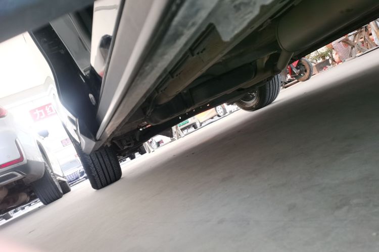 上汽大通MAXUS 大通G50 2023款 PLUS 1.5T 自动巡航版局部细节9001