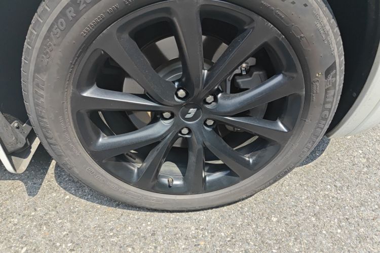 理想汽车 理想ONE 2021款 增程6座版车身外观6007