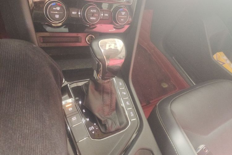 大众 途观L 2021款 330TSI 自动两驱R-Line越享版中控内饰18