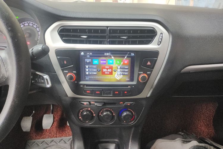 标致301 2016款 1.6L 手动舒适版中控内饰16