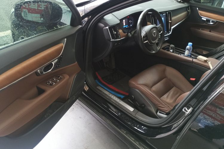 沃尔沃S90 2022款 B5 智逸豪华版中控内饰7003