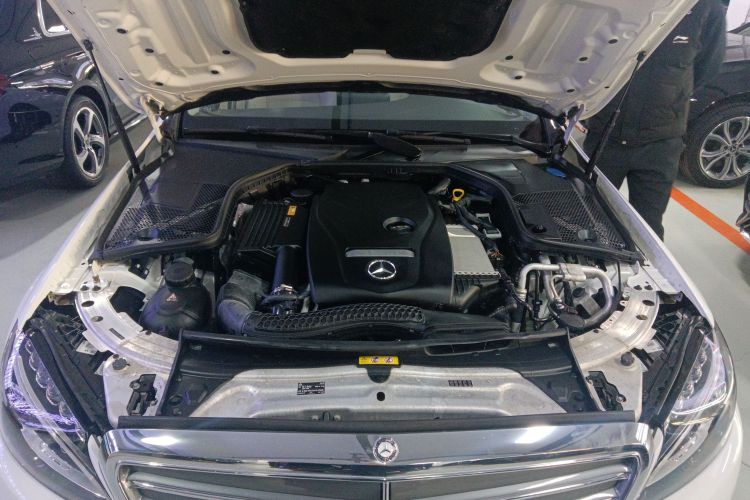 奔驰C级 2016款 C 200 L机舱底盘24