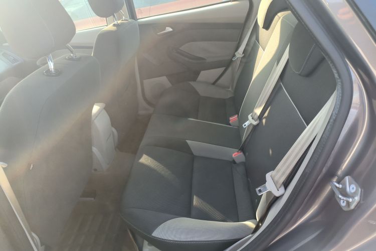 福特 福克斯 2012款 三厢 1.6L 自动舒适型中控内饰7004