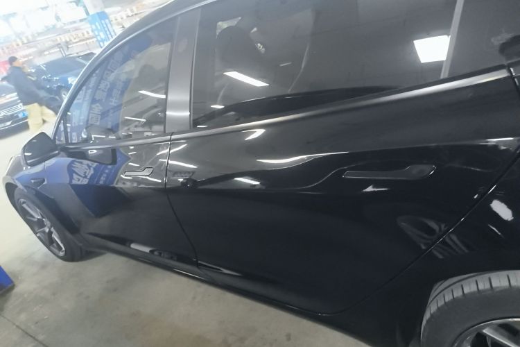 特斯拉 Model 3 2022款 后轮驱动版车身外观4
