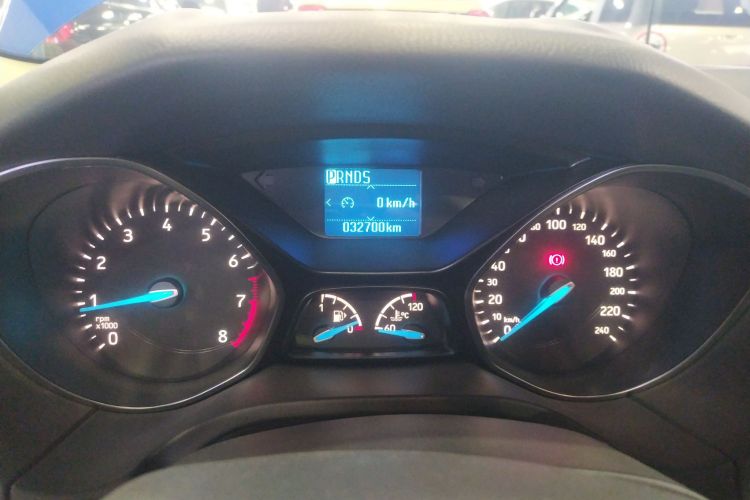 福特 福克斯 2020款 两厢经典 1.5L 自动风尚型中控内饰14