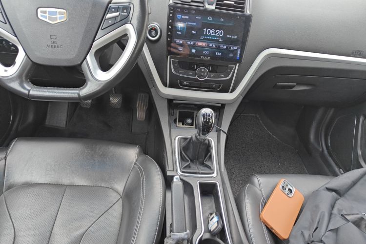 吉利汽车 帝豪 2016款 三厢 1.5L 手动向上版中控内饰16