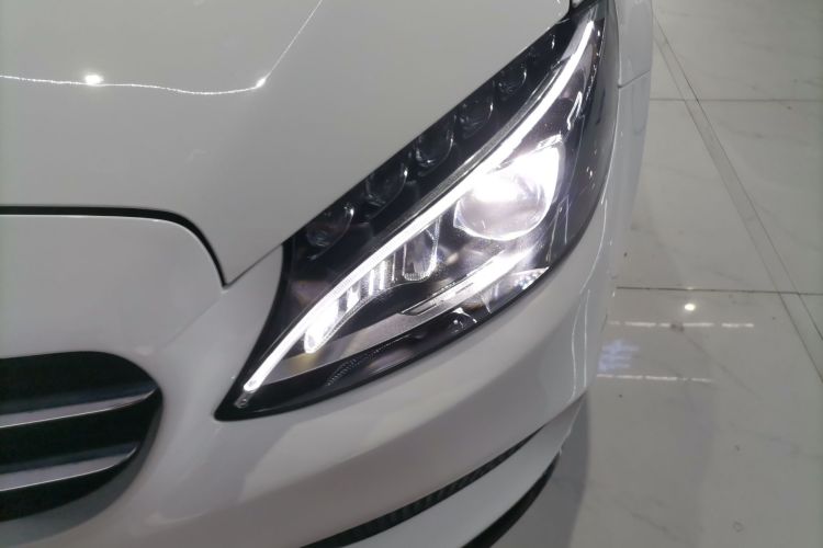 奔驰C级 2017款 C 200 运动版局部细节36