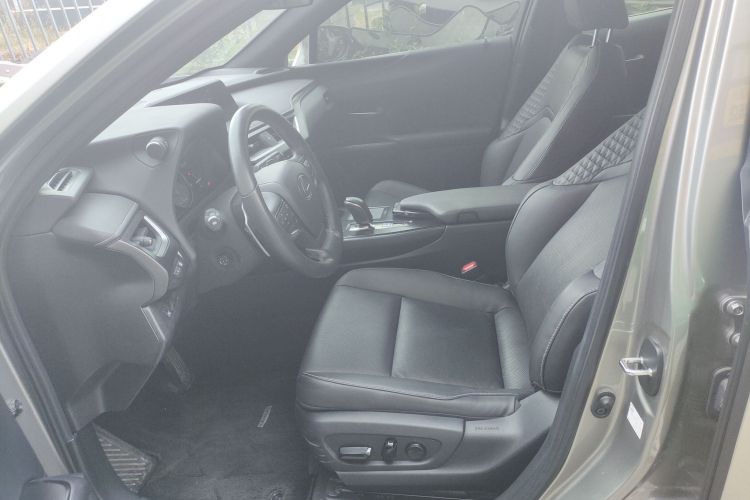 雷克萨斯UX新能源 2020款 300e 纯·悦版局部细节19