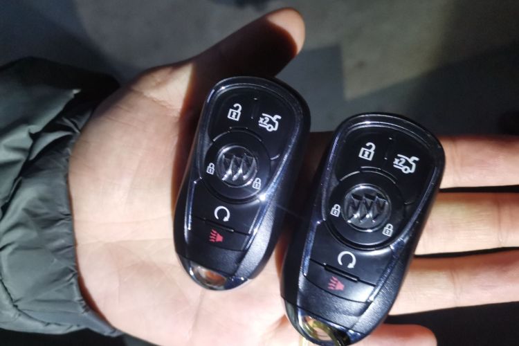 别克 君越 2018款 20T 精英型中控内饰11