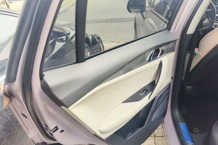 领克06 2023款 Remix 1.5T Shero中控内饰7008