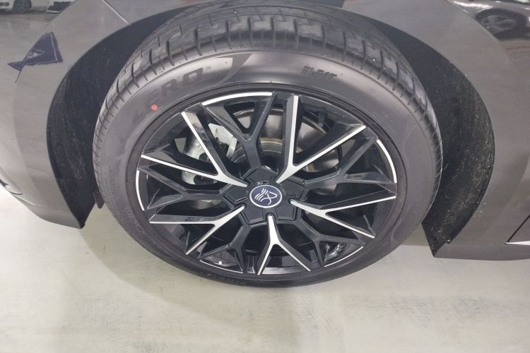 比亚迪 汉 2025款 DM-i 125KM尊贵型车身外观6007