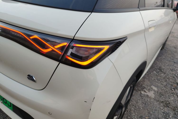 比亚迪 海豚 2023款 420km 时尚版车身外观9