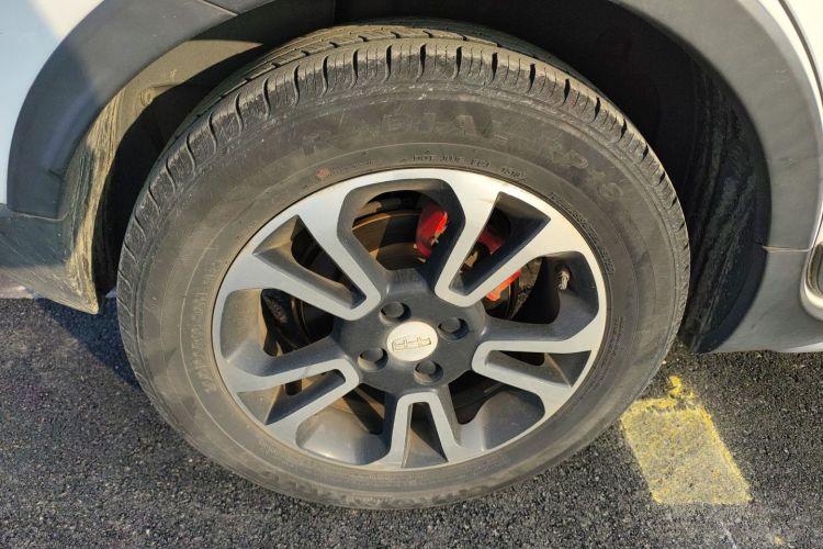 吉利汽车 远景X3 2017款 1.5L 手动尊贵型车身外观6008