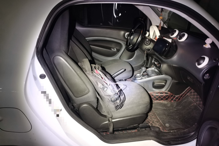 smart fortwo 2018款 1.0L 52千瓦硬顶灵动版 国V中控内饰21