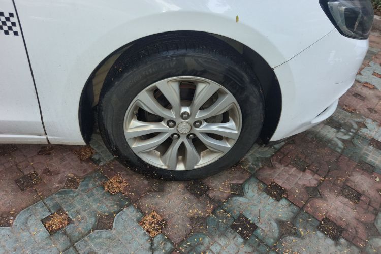 别克 英朗 2018款 15T 双离合精英型 国V车身外观10