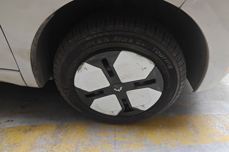 五菱汽车 宏光MINIEV 2024款 第三代 215km 进阶版车身外观10