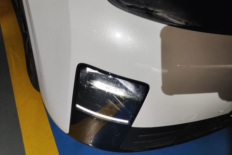 理想汽车 理想MEGA 2024款 Ultra车身外观8