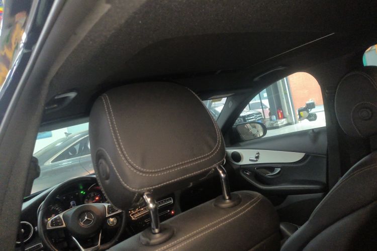 奔驰C级 2018款 C 200 运动版中控内饰22