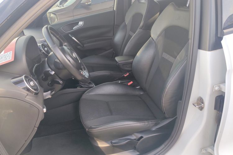 奥迪A1 2016款 30 TFSI Sportback S Line运动版中控内饰19