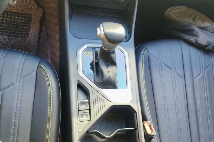 长城 金刚炮 2023款 2.0T自动汽油两驱精英型标箱GW4C20C中控内饰18