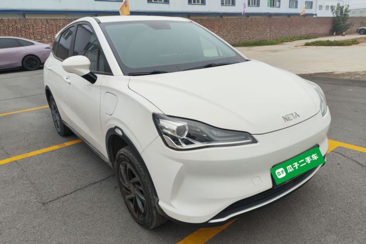 哪吒汽车 哪吒V 2021款 标准续航娱乐版升级型车身外观3