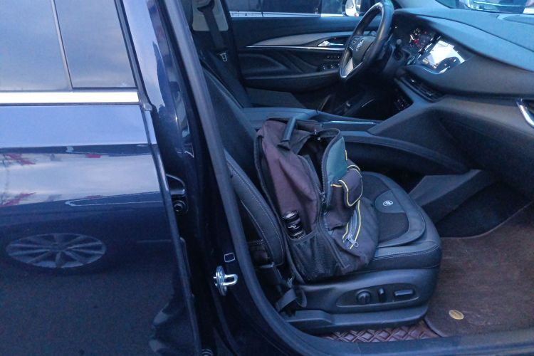 别克 昂科旗 2022款 652T 四驱尊贵型 7座局部细节41