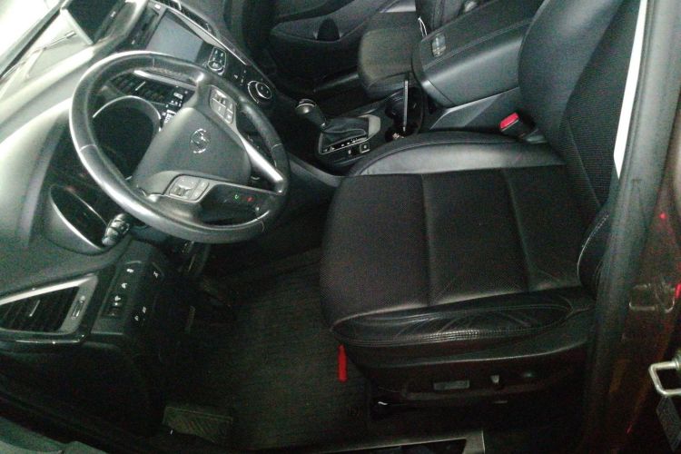 现代 胜达 2015款 2.0T 自动四驱智能型 5座局部细节19