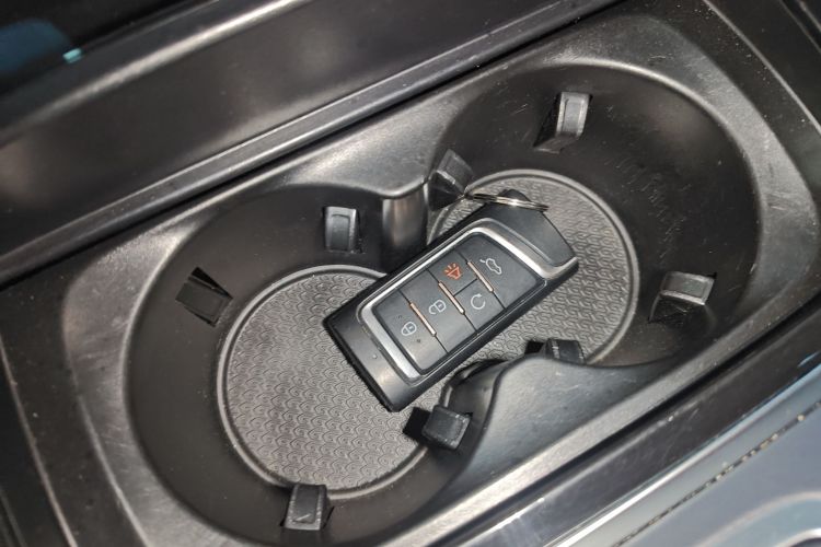 广汽传祺 传祺M8 2023款 领秀系列 390T 豪华版中控内饰11