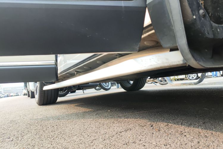 红旗HS5 2019款 2.0T 智联旗享四驱版局部细节9001