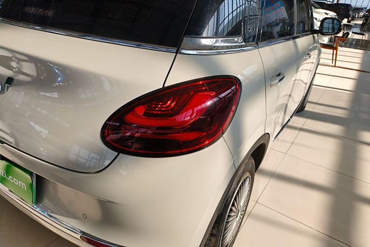 五菱汽车 五菱缤果 2024款 333km 悦享款车身外观9